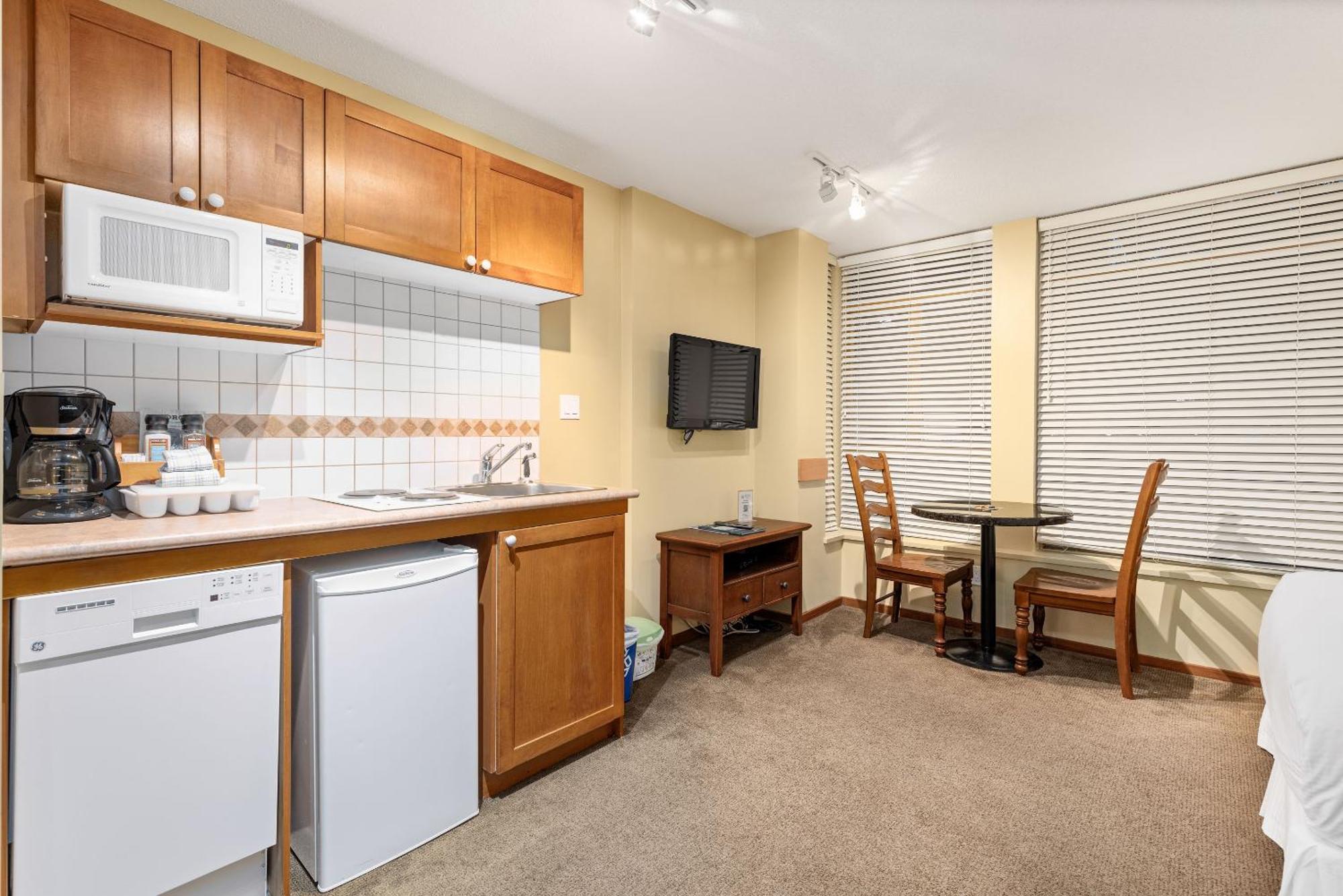 Spring Summer Special Cascade Lodge Suite Wifi 2 Hot Tubs Pool Gym Sauna Ski & Bike Storage Room Whistler Exterior foto