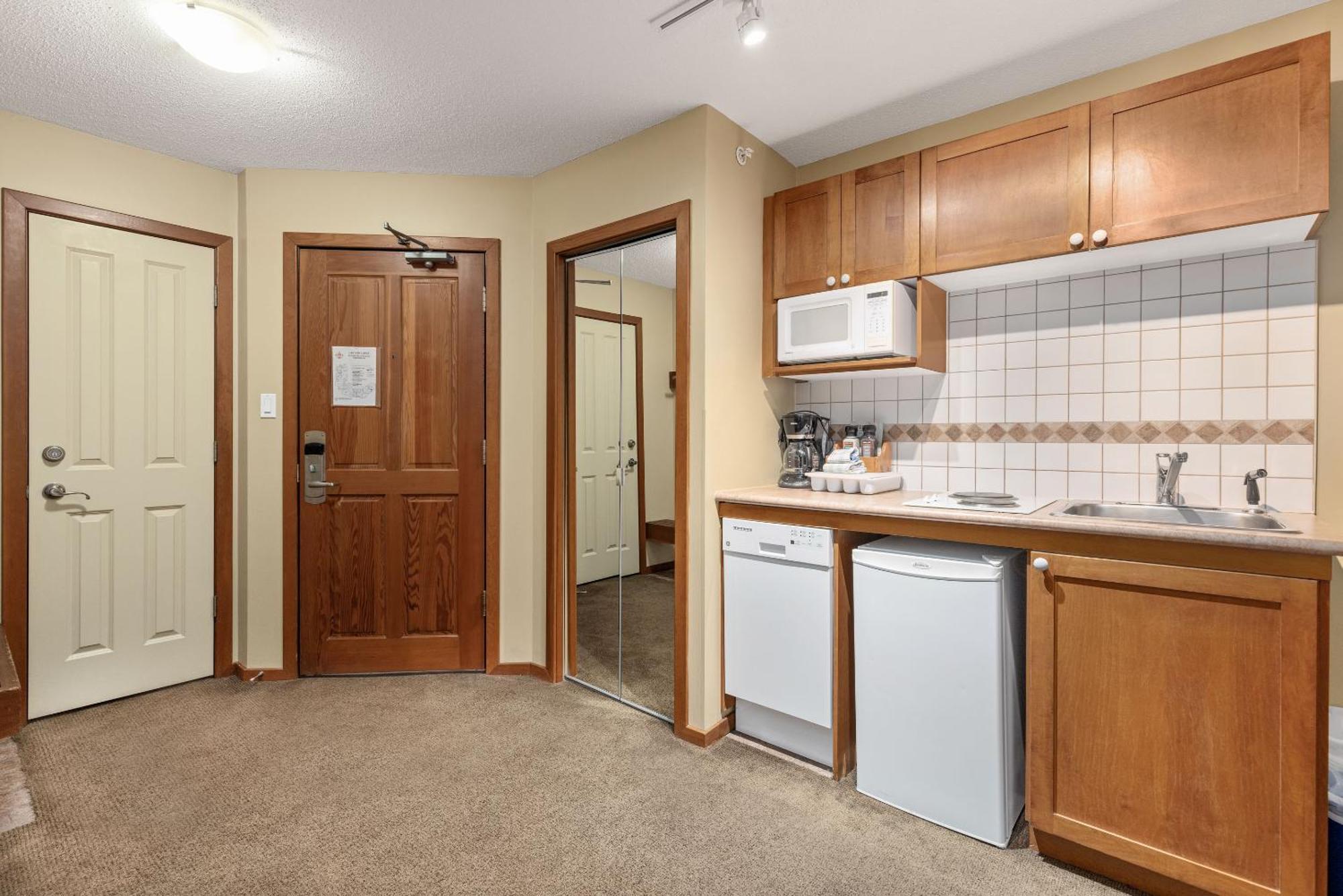 Spring Summer Special Cascade Lodge Suite Wifi 2 Hot Tubs Pool Gym Sauna Ski & Bike Storage Room Whistler Exterior foto