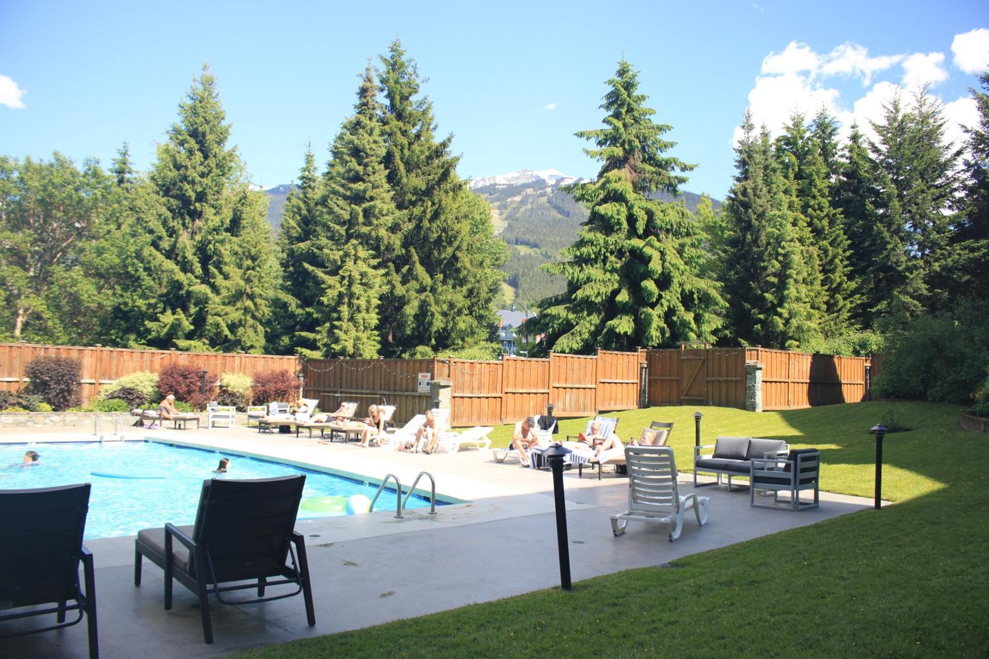 Spring Summer Special Cascade Lodge Suite Wifi 2 Hot Tubs Pool Gym Sauna Ski & Bike Storage Room Whistler Exterior foto